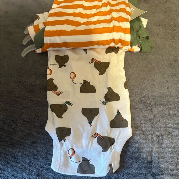 Brand new 0-3 onesies - Picture 2 of 3